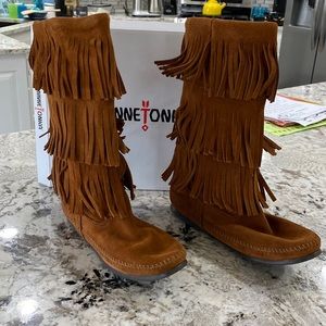 Brand new, in box! Minnetonka Moccasins size 10!